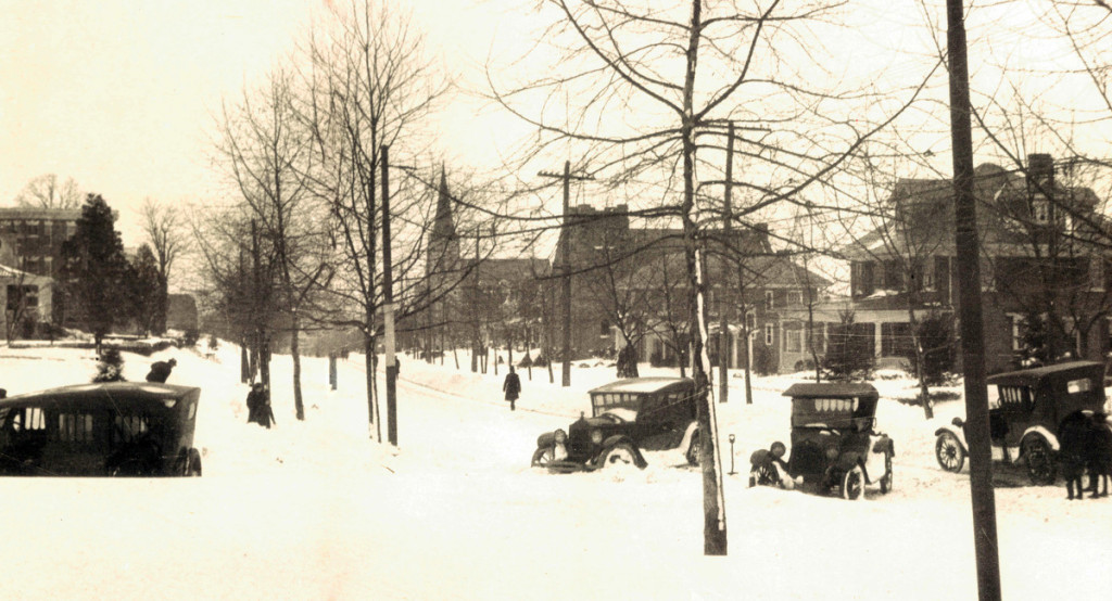 Baltimore Historic Cars stuck in snowdrifts following the storm in 1922.